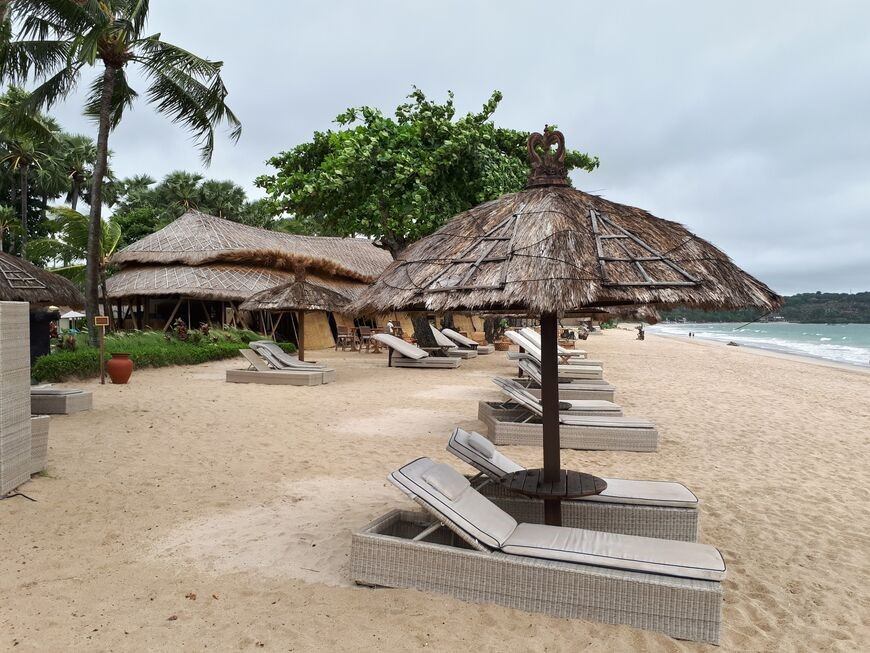 Инфраструктура пляжа Джимбаран