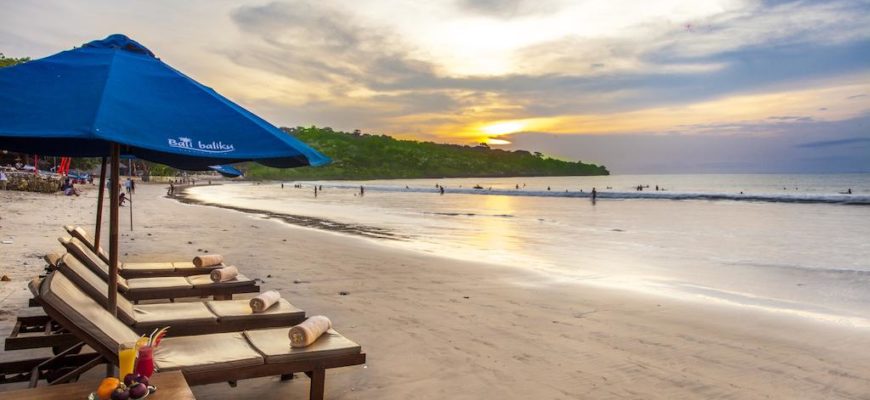 Обзор пляжа Джимбаран на Бали