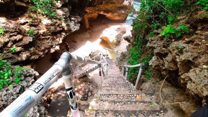 Спуск к пляжу Сулубан